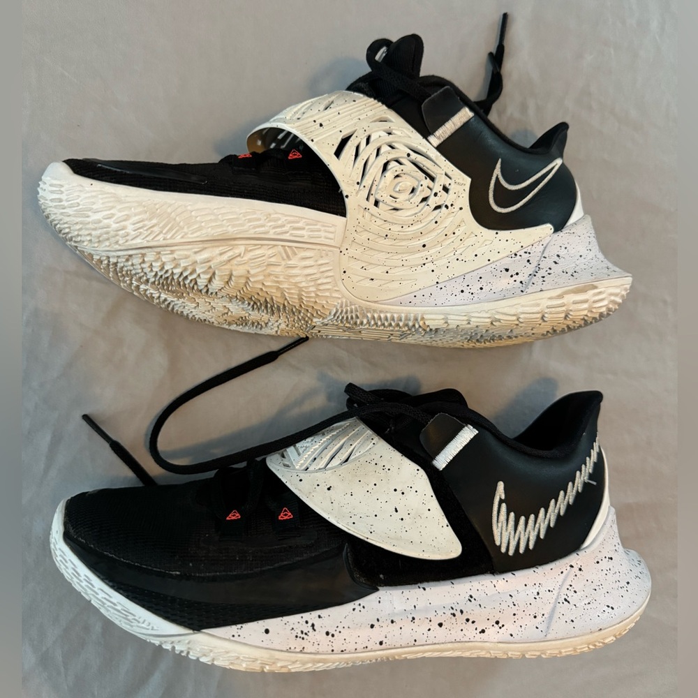 Nike Kyrie 3 Team Low Black White ! SOLID SHOES! For the collectors.